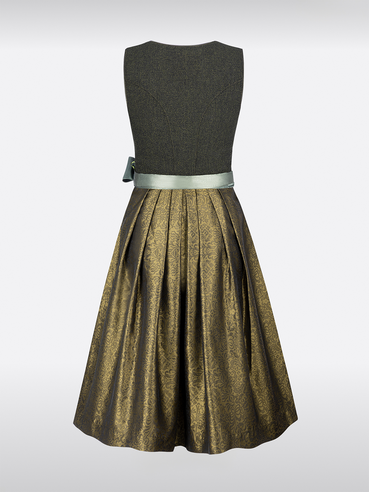 In the laboratory of the dirndl fabrics: a journey through olive green, velvet and tradition